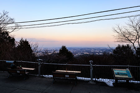 高尾山駅展望台の夜景スポット写真（6）class=