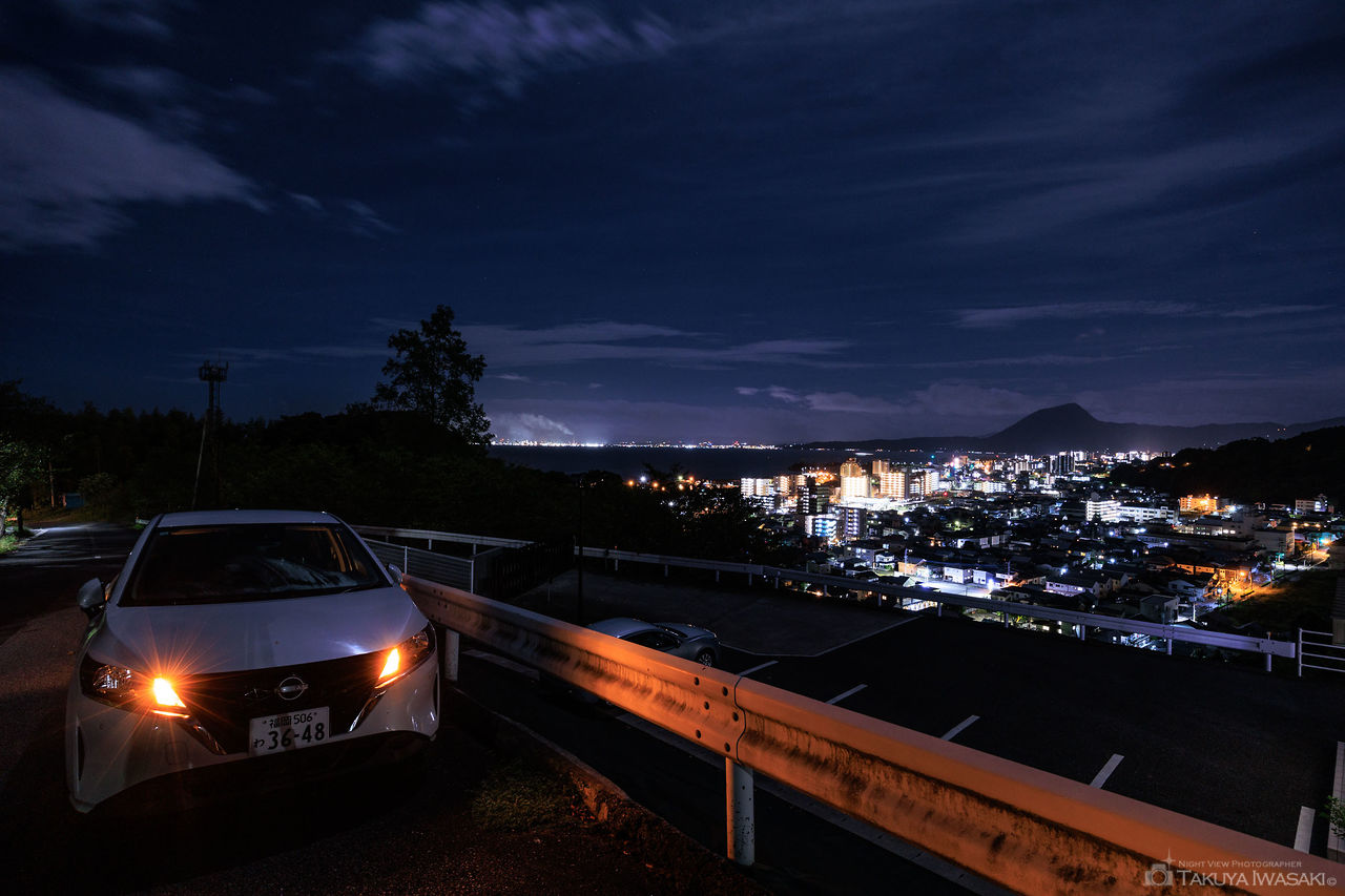 車を一時停車して夜景を観賞