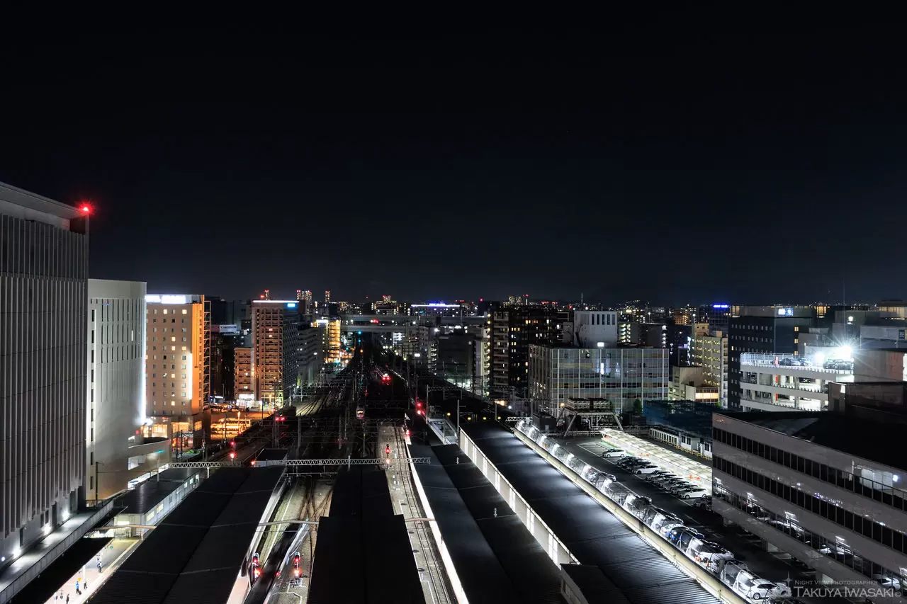 JR博多シティ 展望ラウンジ トレインビュースポットの夜景（福岡県福岡